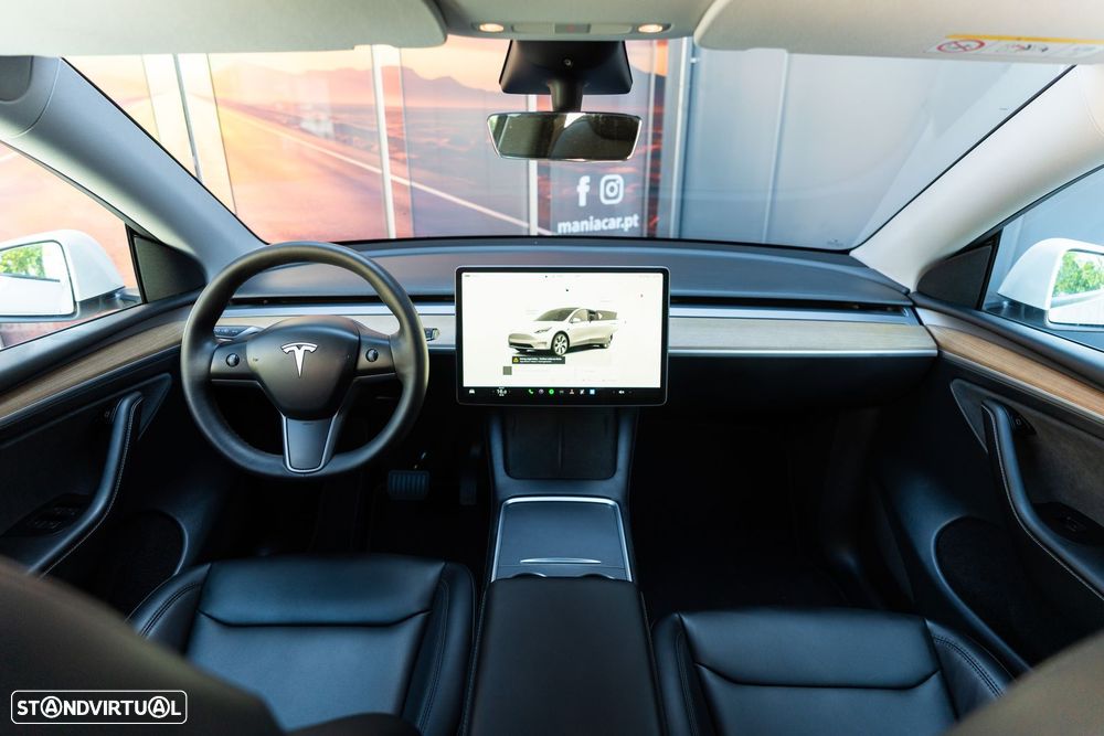 Tesla Model Y Long Range Dual Motor AWD - 12
