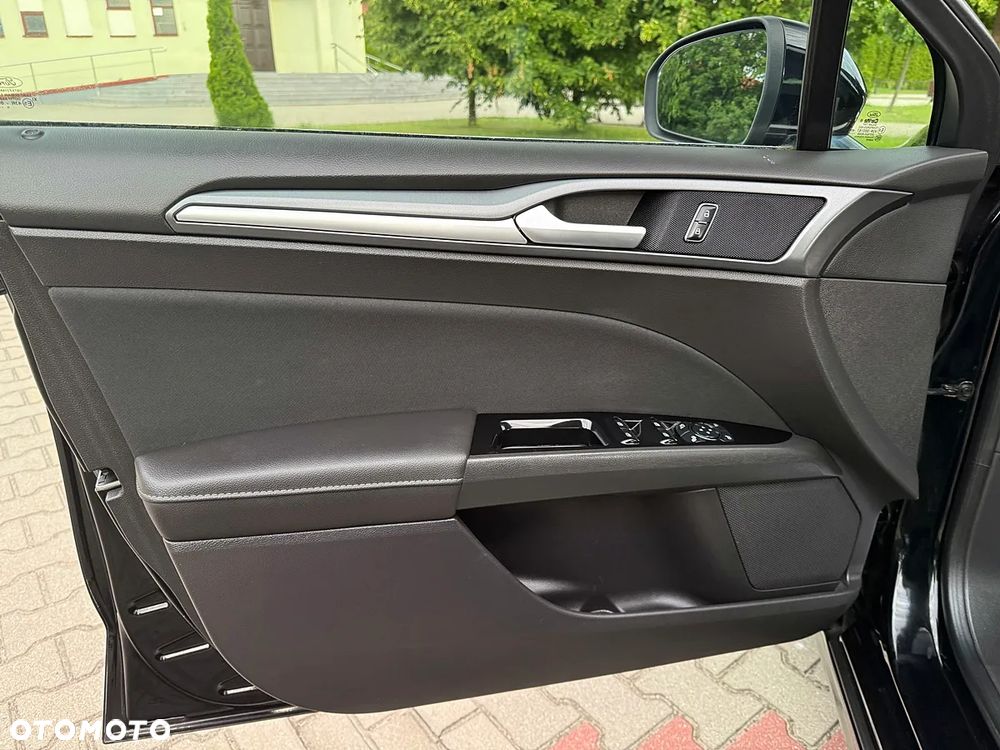 Ford Mondeo 2.0 TDCi Titanium PowerShift - 26