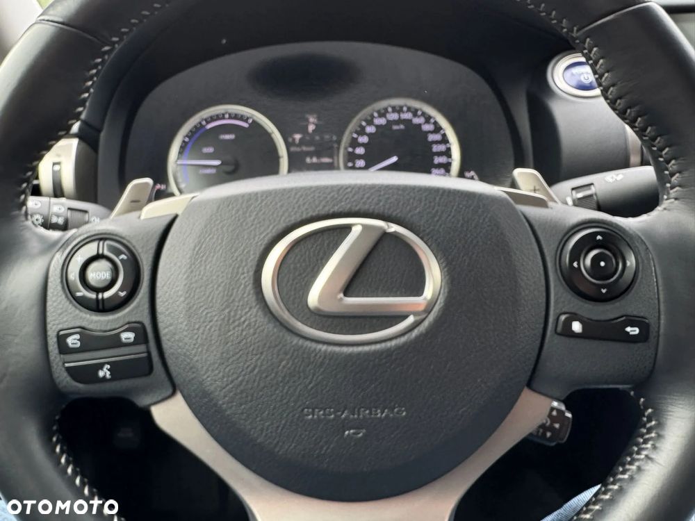 Lexus IS 300h Elite EU6 - 26