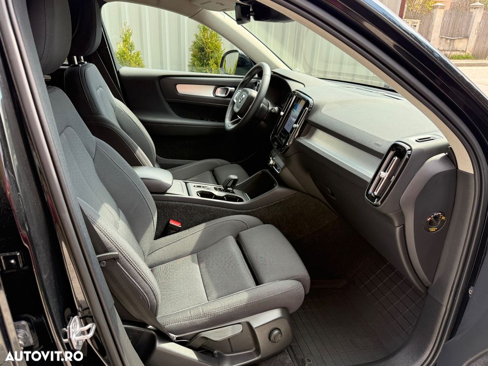 Volvo XC 40 B4 AT8 Mild Hybrid Momentum Pro - 13