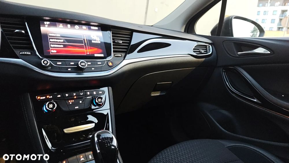 Opel Astra 1.4 Turbo Exklusiv - 29