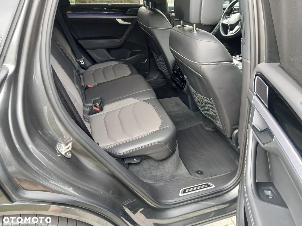 Volkswagen Touareg 3.0 V6 TDI 4Motion R-Line - 20