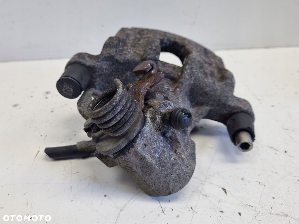 Volvo V40 II TYLNY ZACISK HAMULCOWY prawy tył Pasażera P.T 31341231 - 9