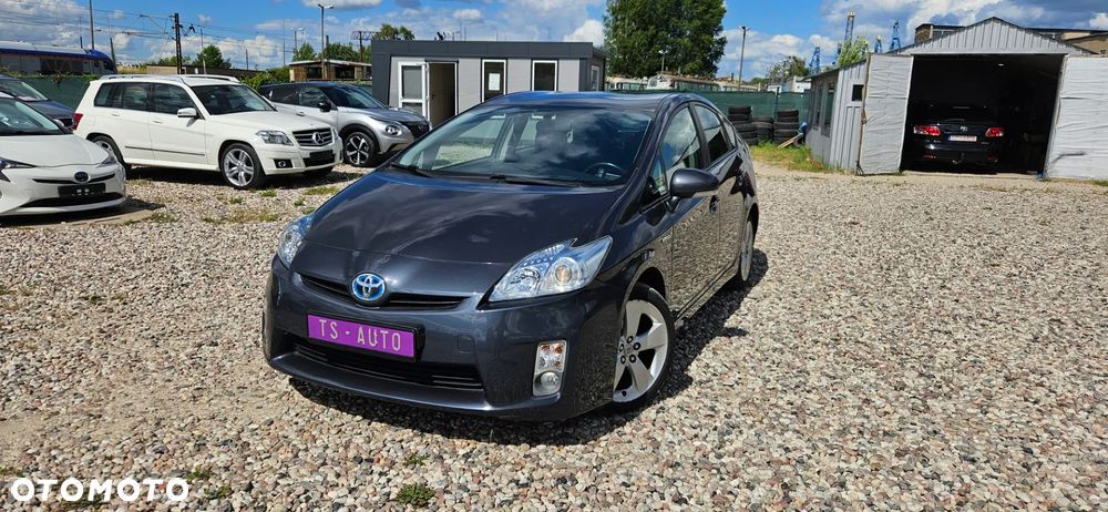 Toyota Prius (Hybrid) - 5