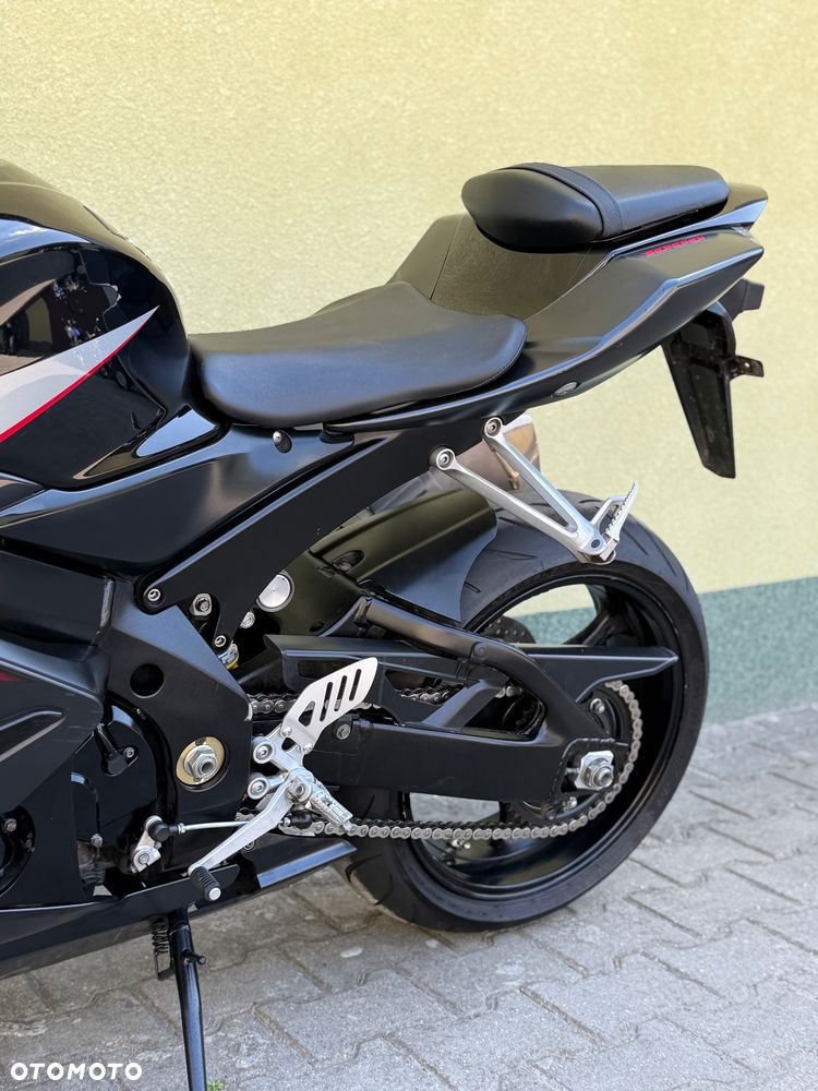 Suzuki GSX-R - 32