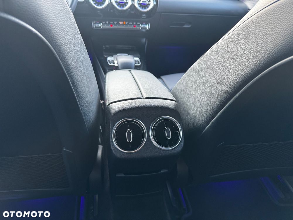 Mercedes-Benz CLA 220 7G-DCT Progressive - 16