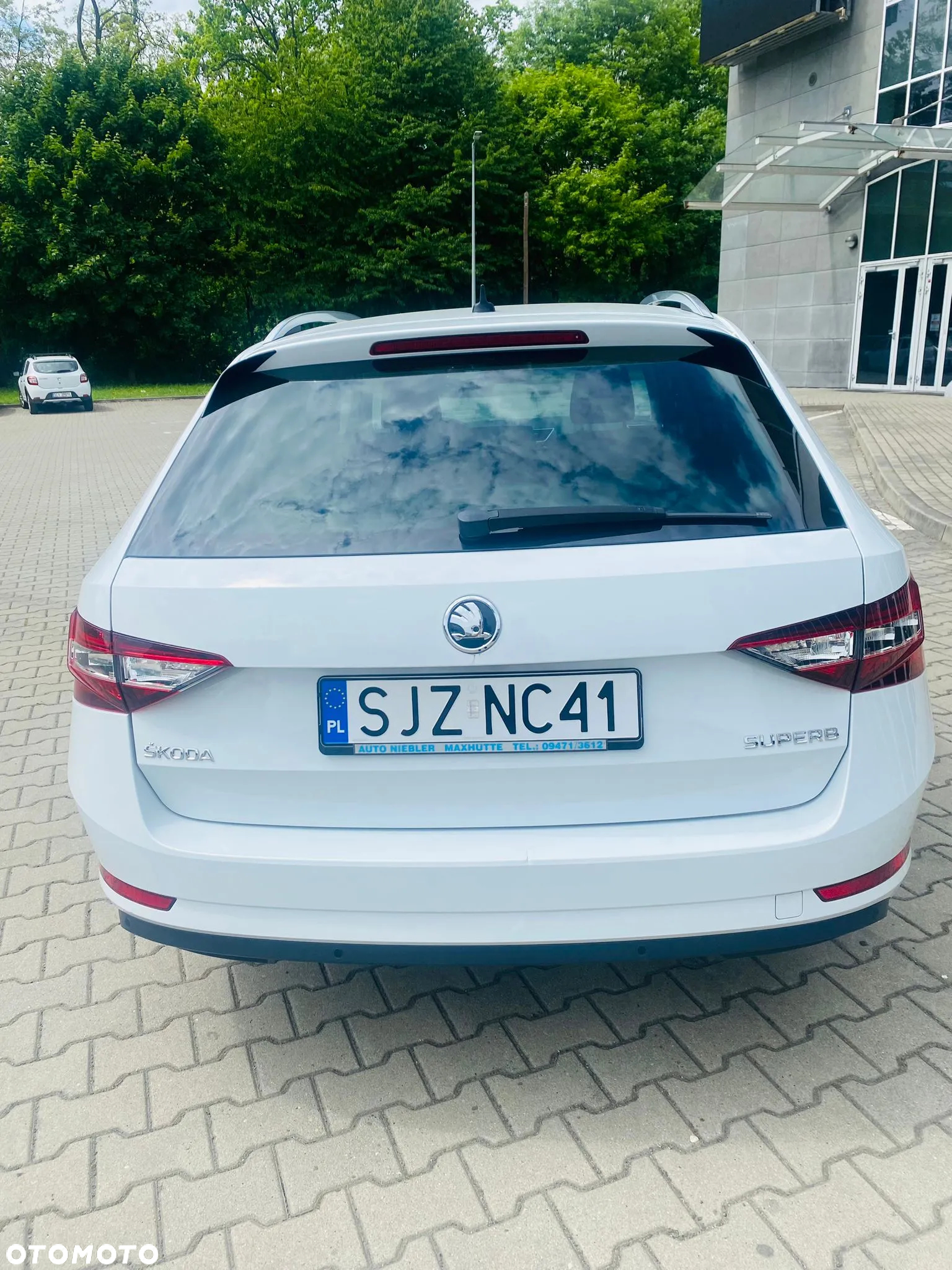 Skoda Superb Combi 2.0 TDI DSG Ambition - 5