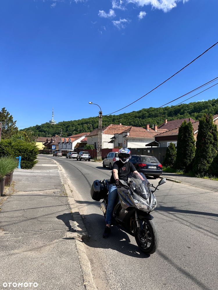 Kawasaki Ninja 1000 SX - 2