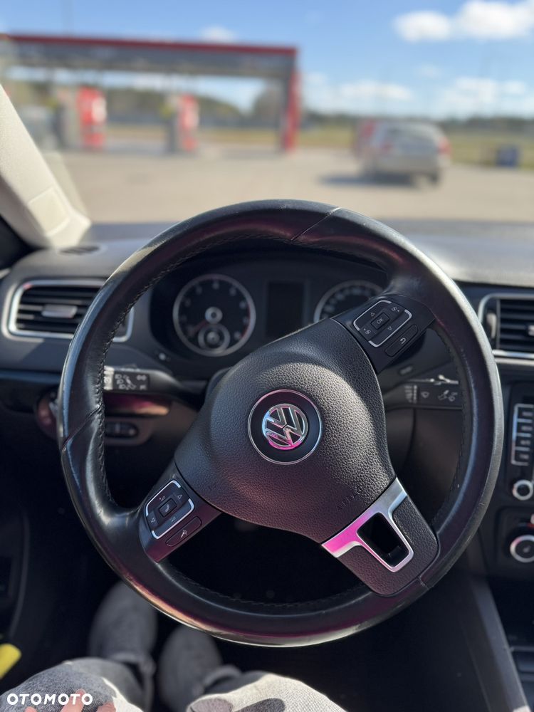 Volkswagen Jetta 1.2 TSI Comfortline - 27