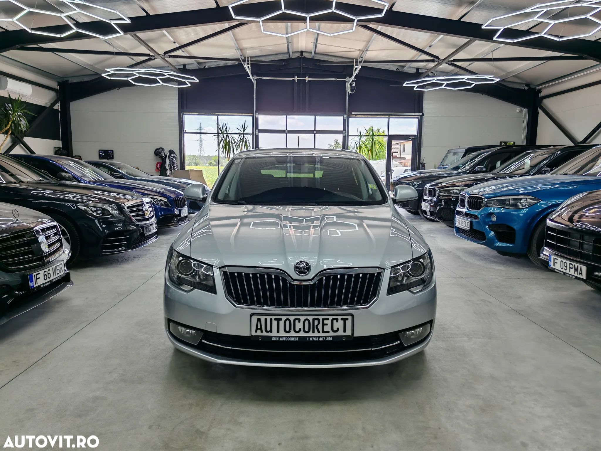 Skoda Superb 2.0 TSI Ambition - 1