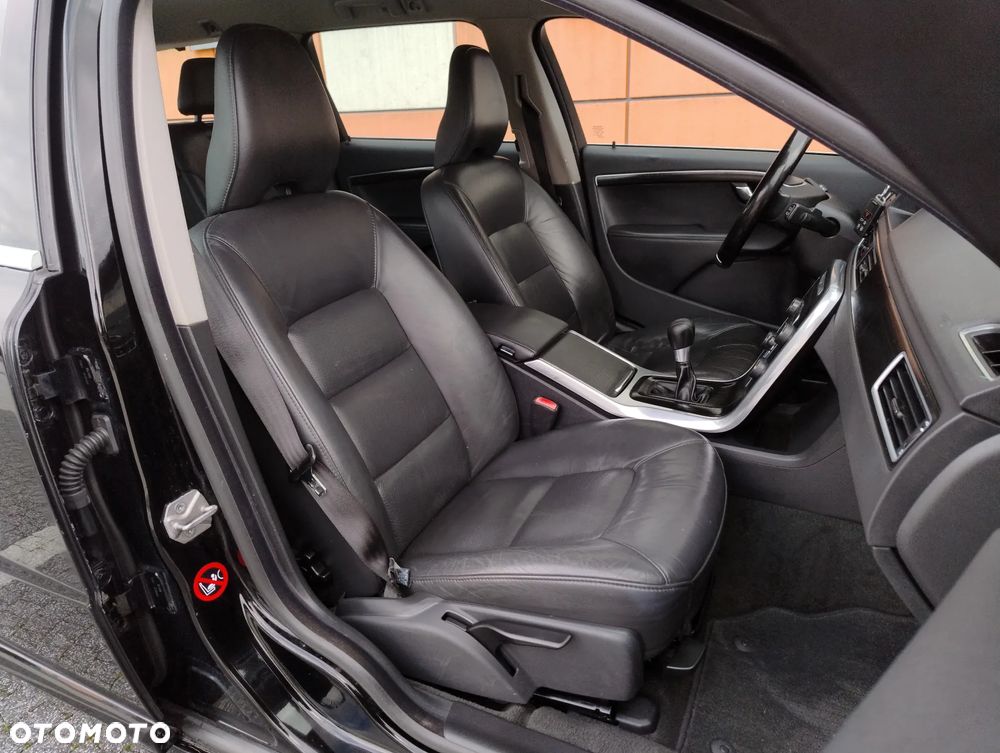 Volvo V70 D3 Momentum - 11