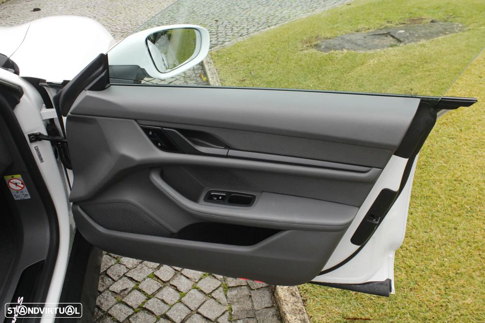 Porsche Taycan 4S - 23