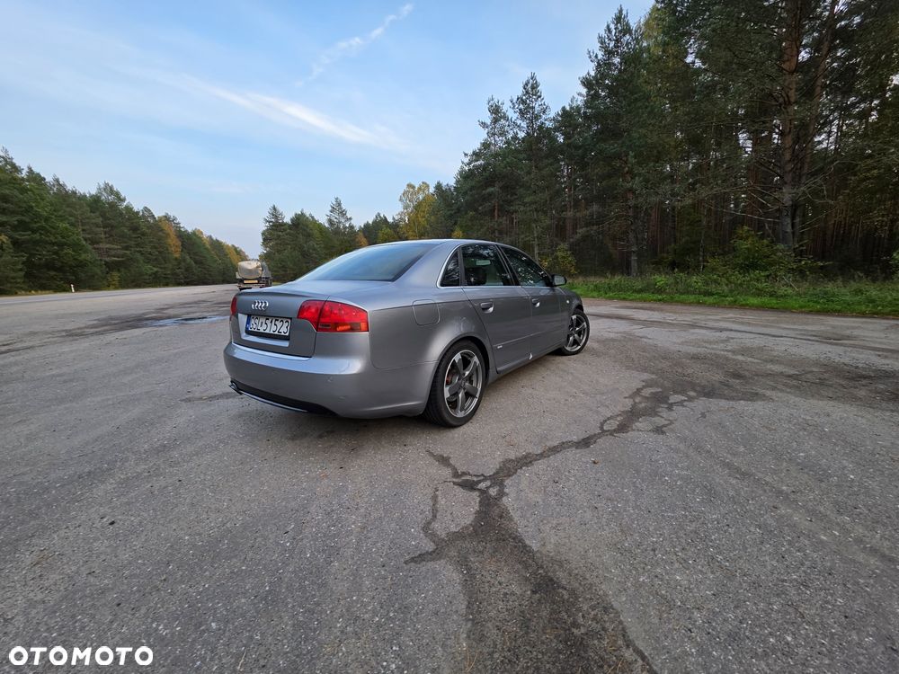 Audi A4 Limousine - 3