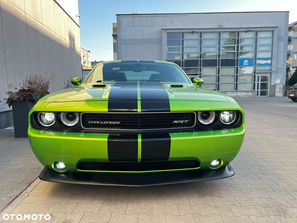 Dodge Challenger - 16