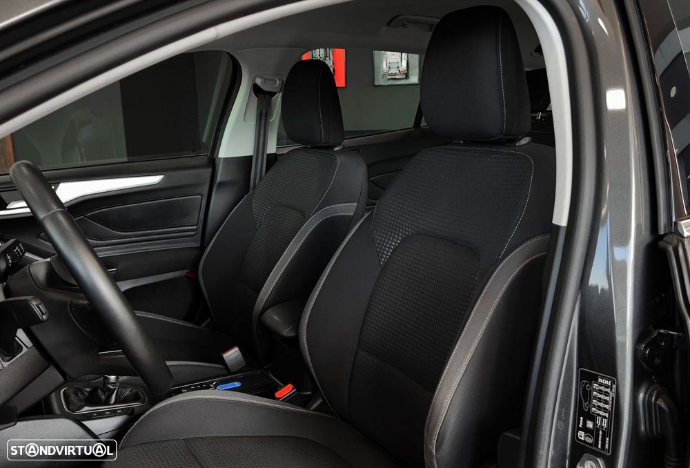 Ford Focus SW - 32