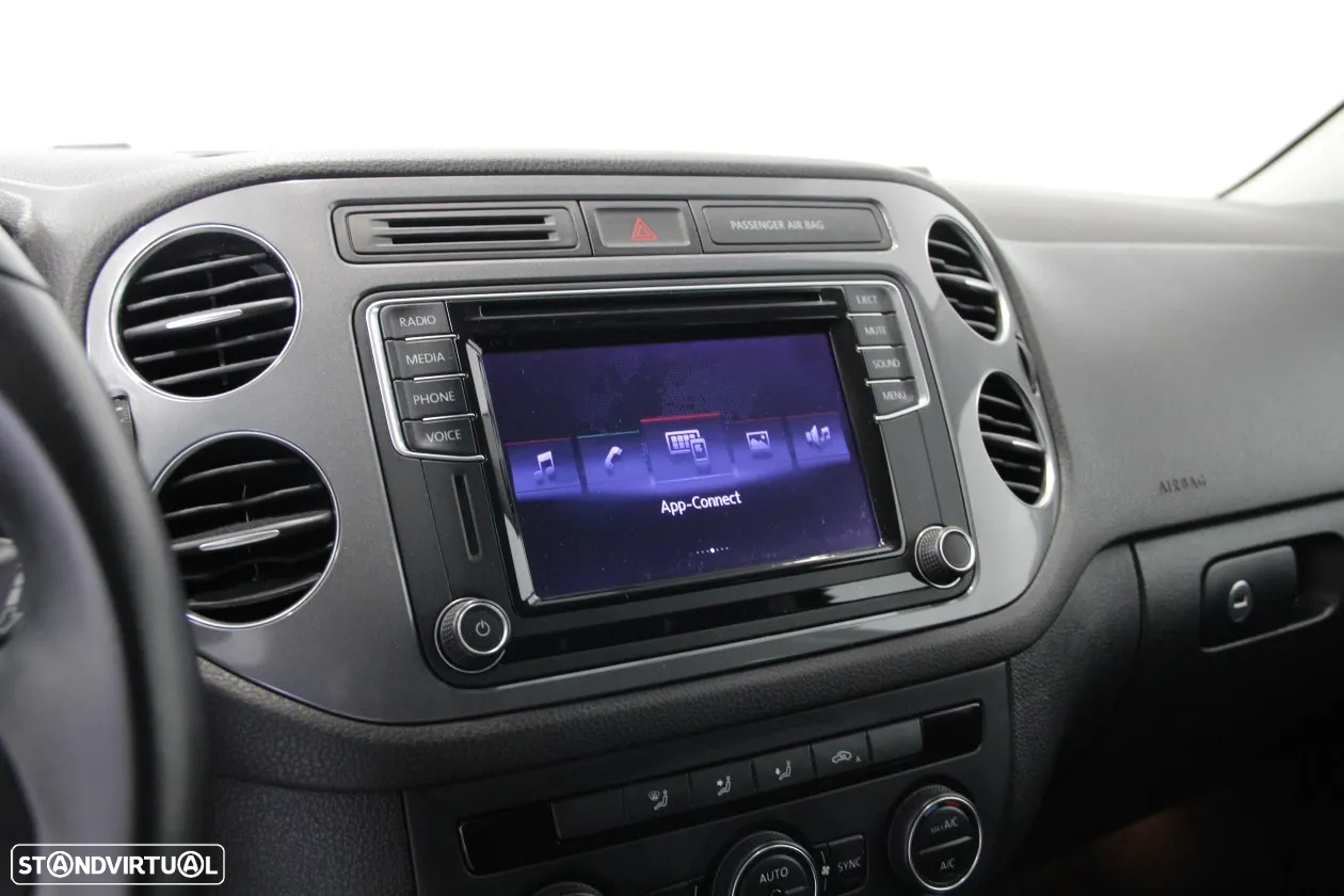 VW Tiguan 2.0 TDi Sport BlueMotion - 16