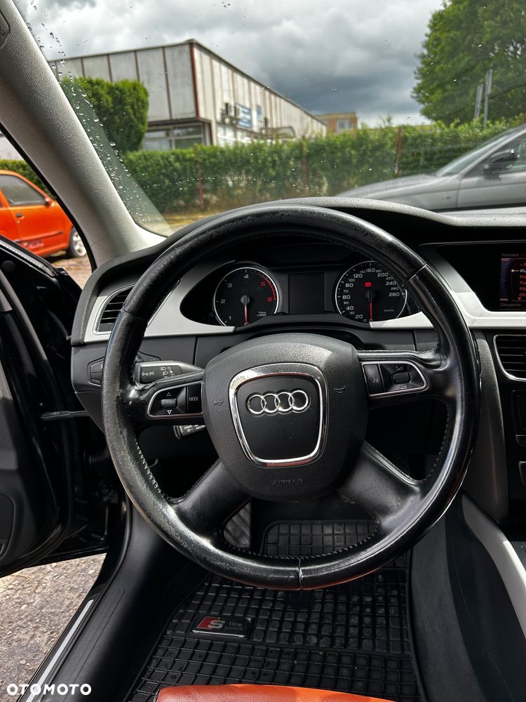 Audi A4 Limousine - 11