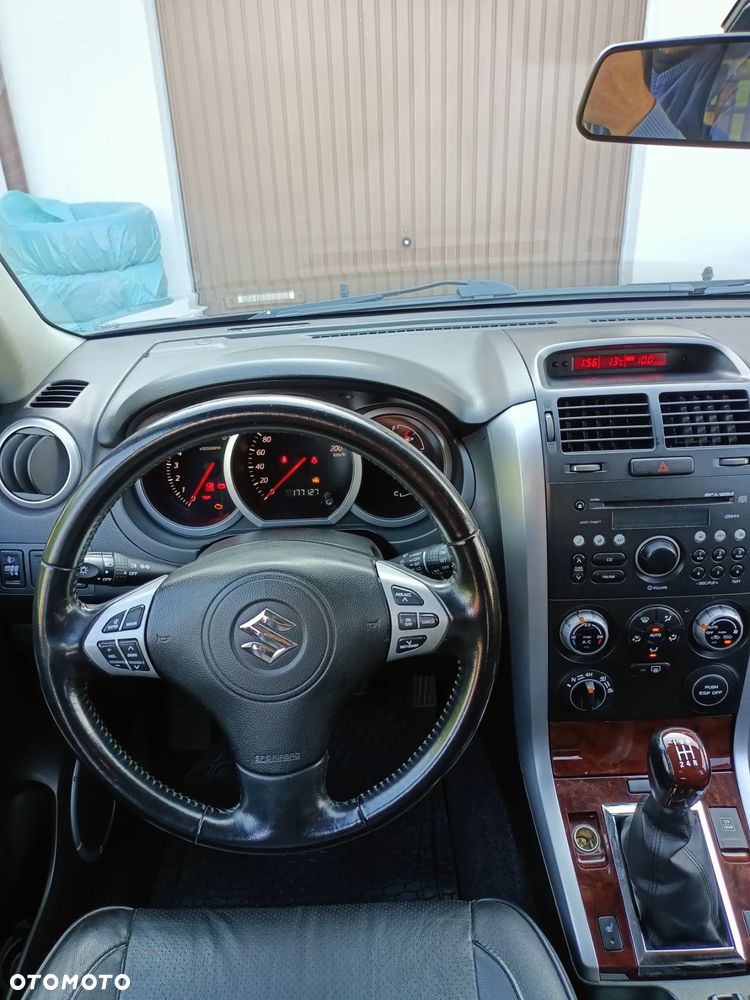 Suzuki Grand Vitara 2.0 - 6