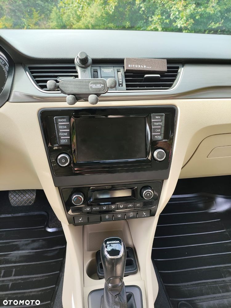 Skoda RAPID Spb 1.0 TSI Style DSG - 23