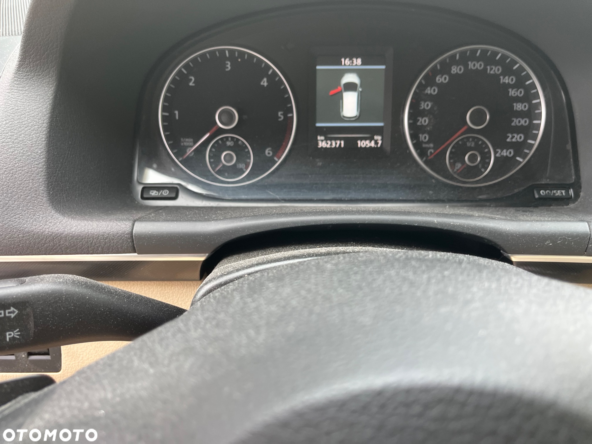 Volkswagen Touran 2.0 TDI DPF Highline DSG - 3