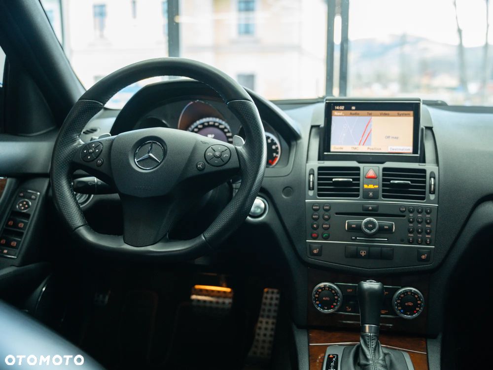 Mercedes-Benz Klasa C 63 AMG - 22
