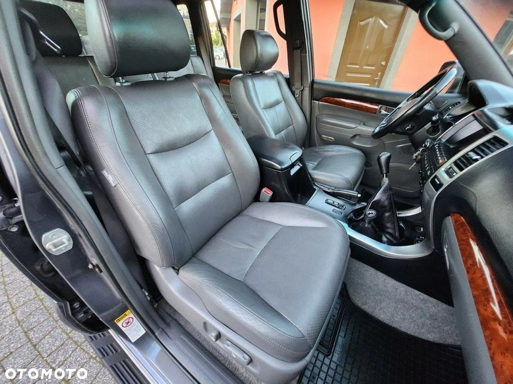 Toyota Land Cruiser - 6