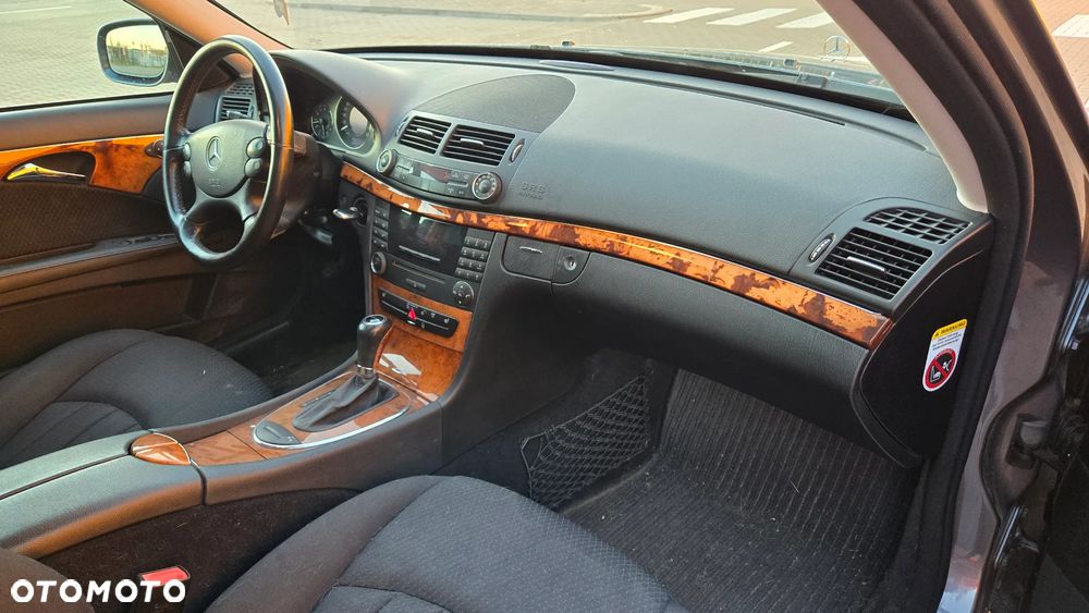 Mercedes-Benz Klasa E - 9