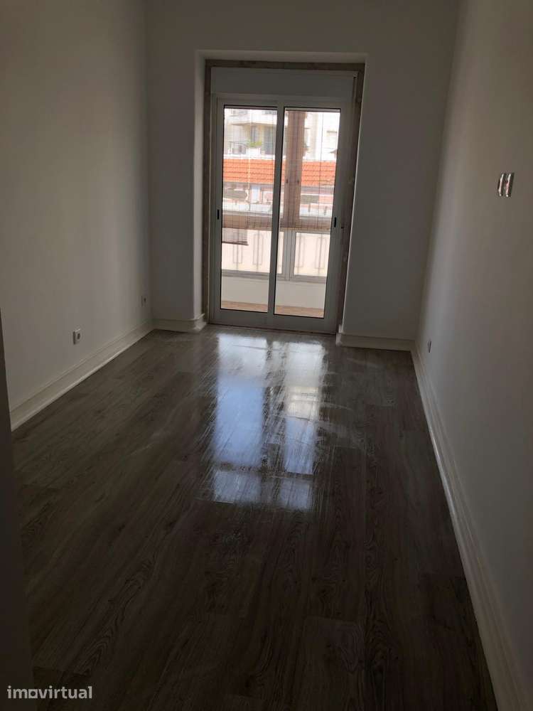 T2 Renovado para Arrendamento – Campolide, Lisboa - Grande imagem: 5/13