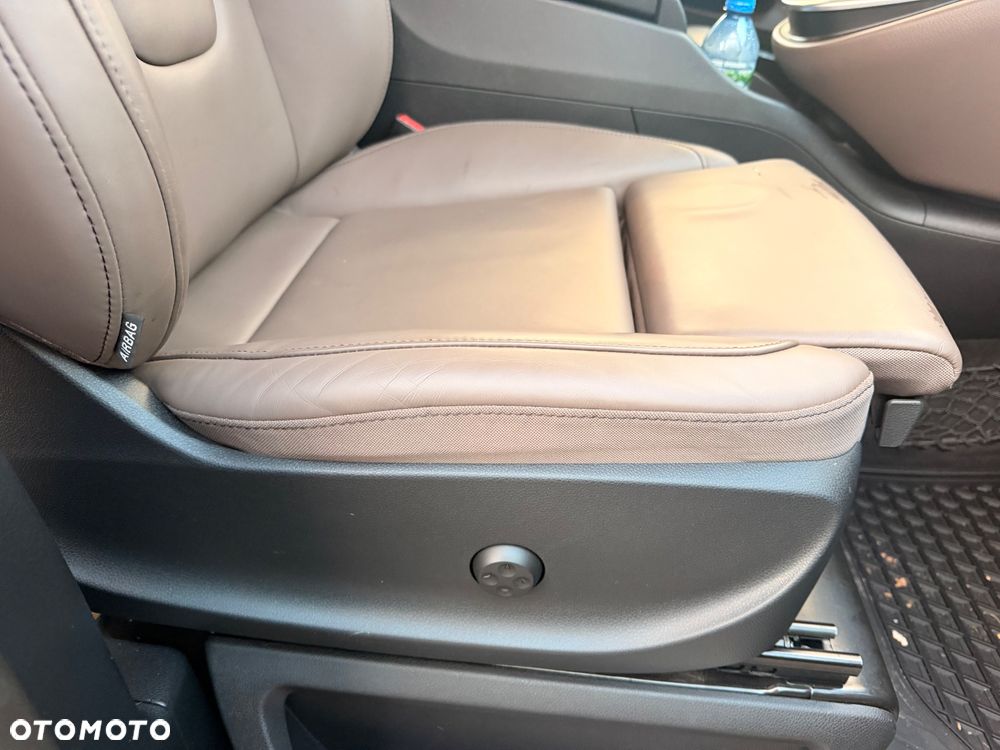 Mercedes-Benz Klasa V 300 d Extralang 9G-TRONIC Avantgarde - 12