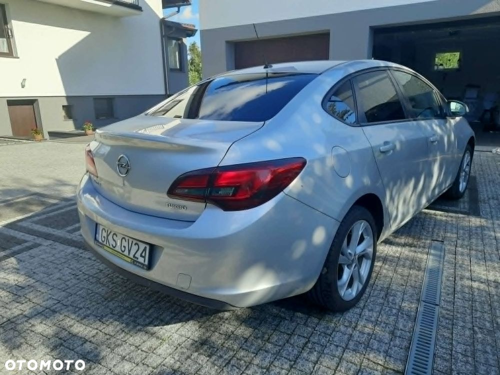 Opel Astra 1.4 T EU6 - 6