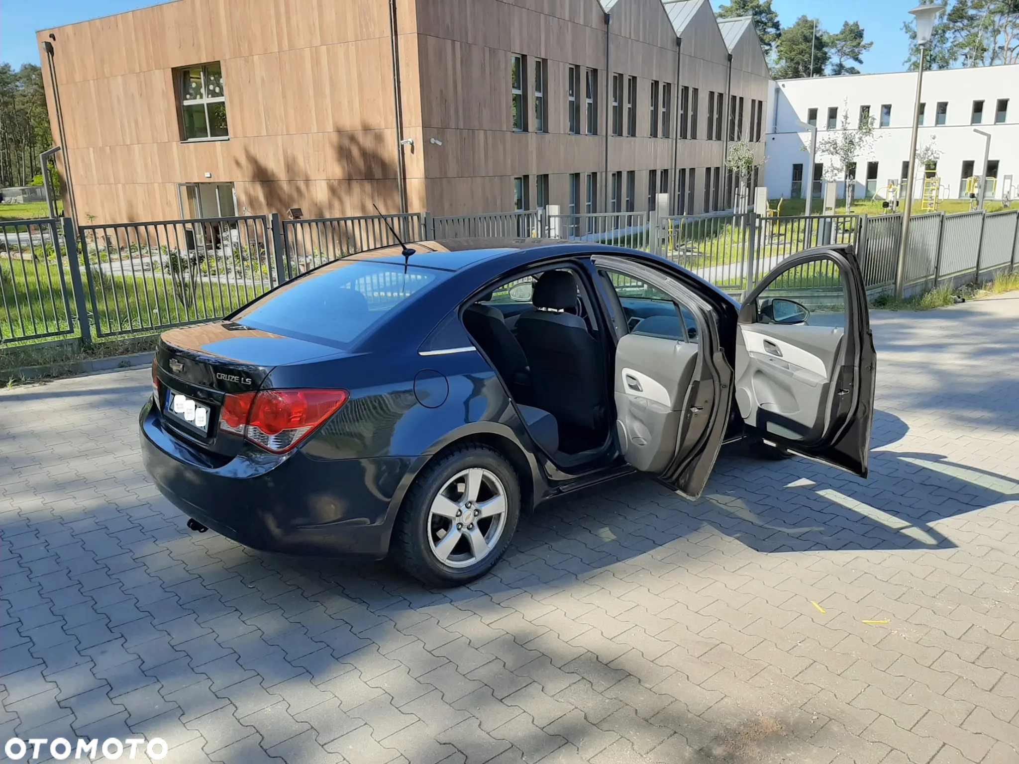 Chevrolet Cruze 1.6 LS - 6