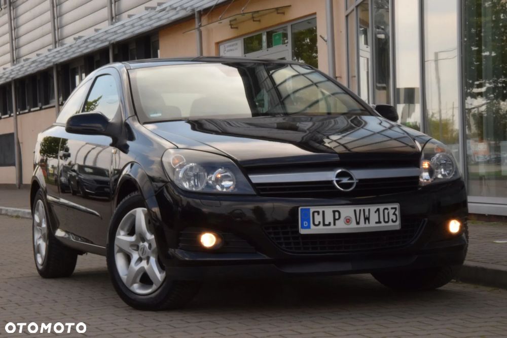 Opel Astra GTC 1.6 Black&White - 9