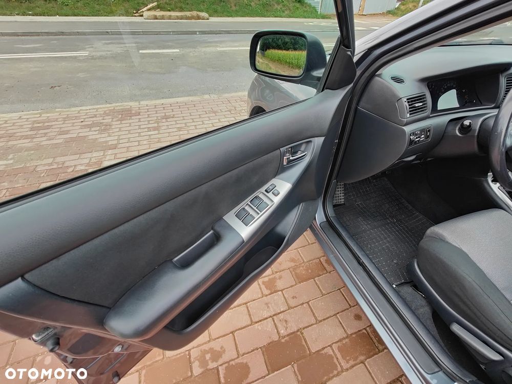 Toyota Corolla 1.6 VVT-i Sol - 34