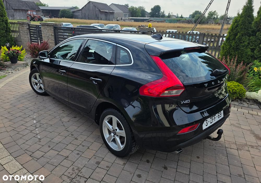Volvo V40 D4 Momentum - 4