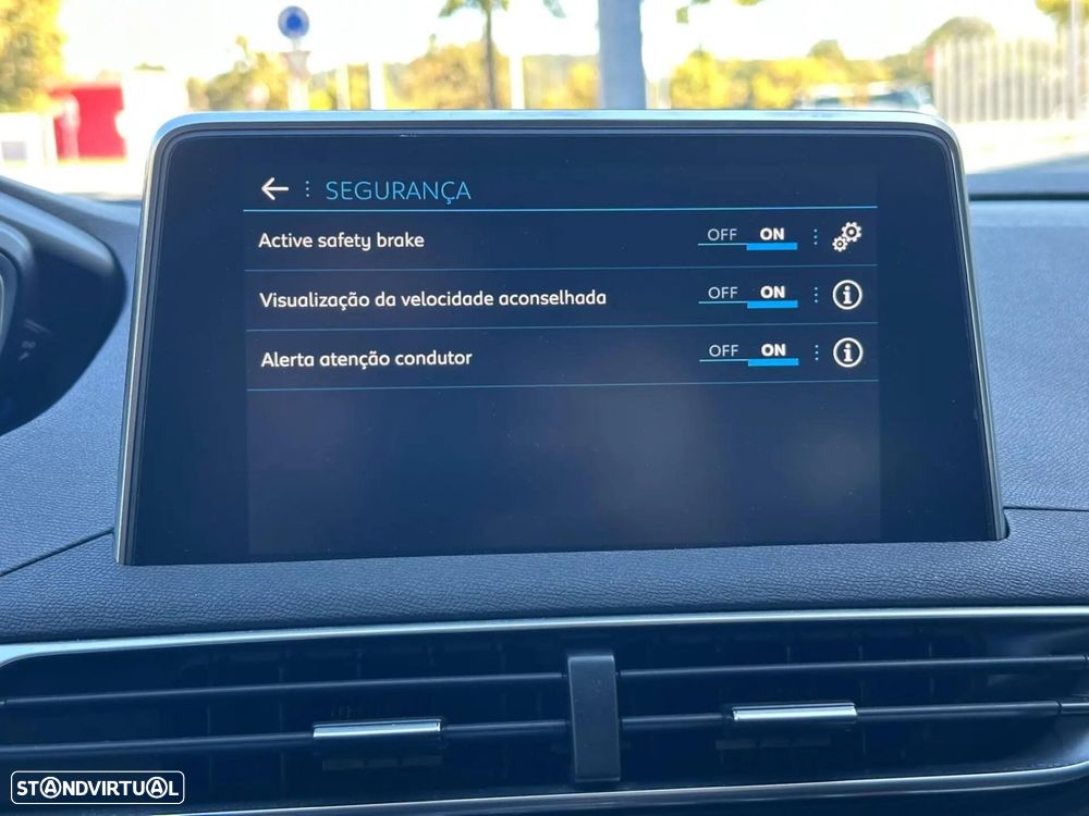 Peugeot 3008 PureTech 130 Stop & Start GPF EAT8 Allure - 36