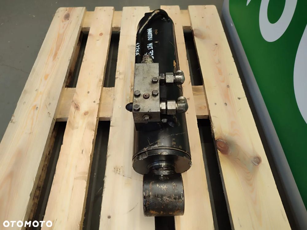 Siłownik hydrauliczny wychyłu łyżki MANITOU MLT 735 - 4