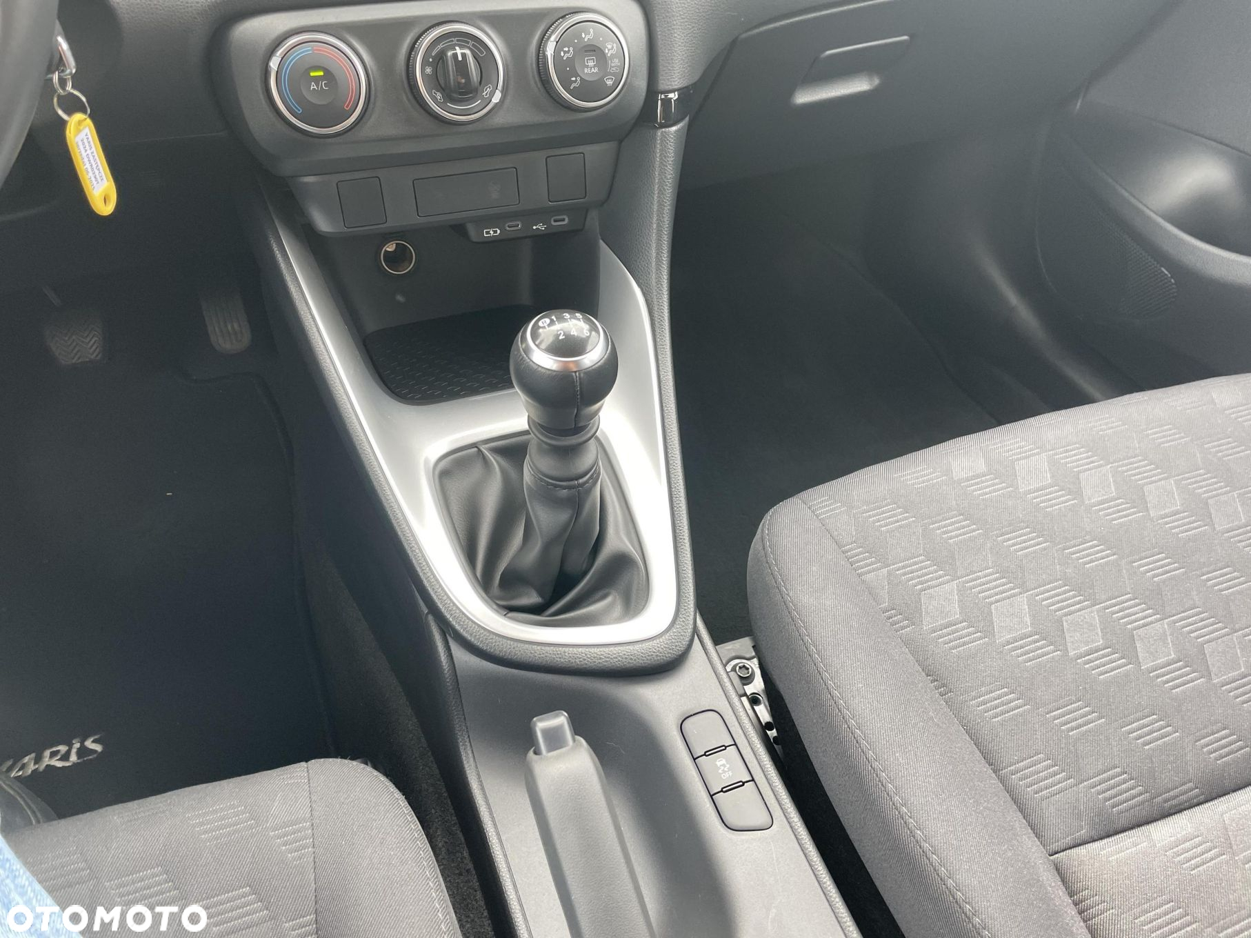 Toyota Yaris 1.5 Comfort - 22