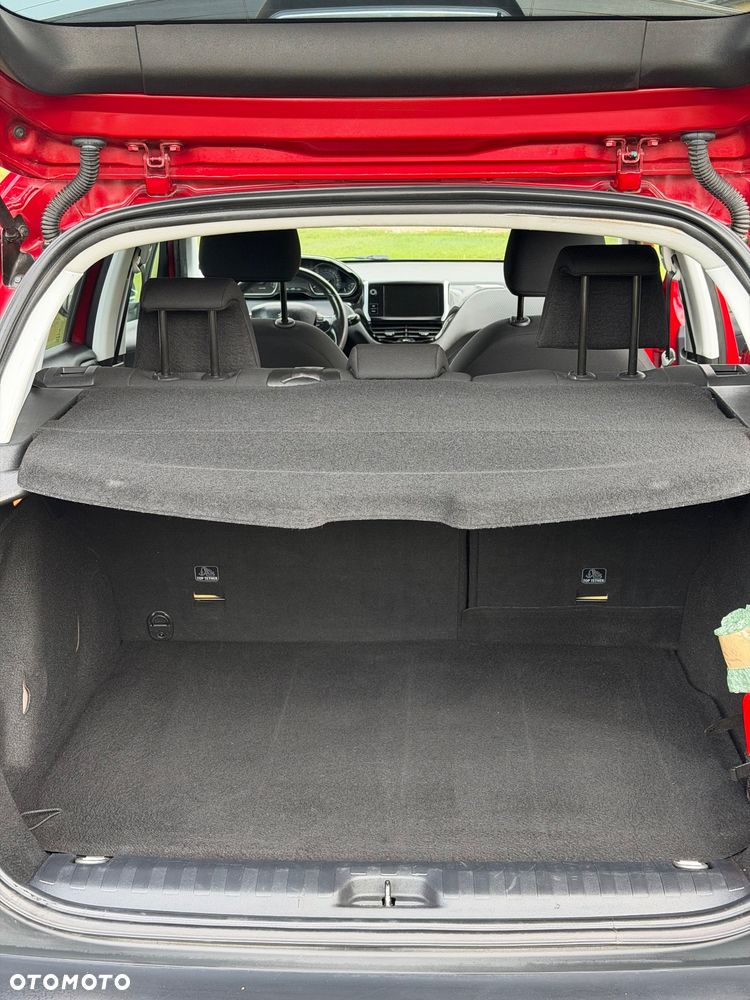 Peugeot 2008 1.2 Pure Tech Style EU6 - 7