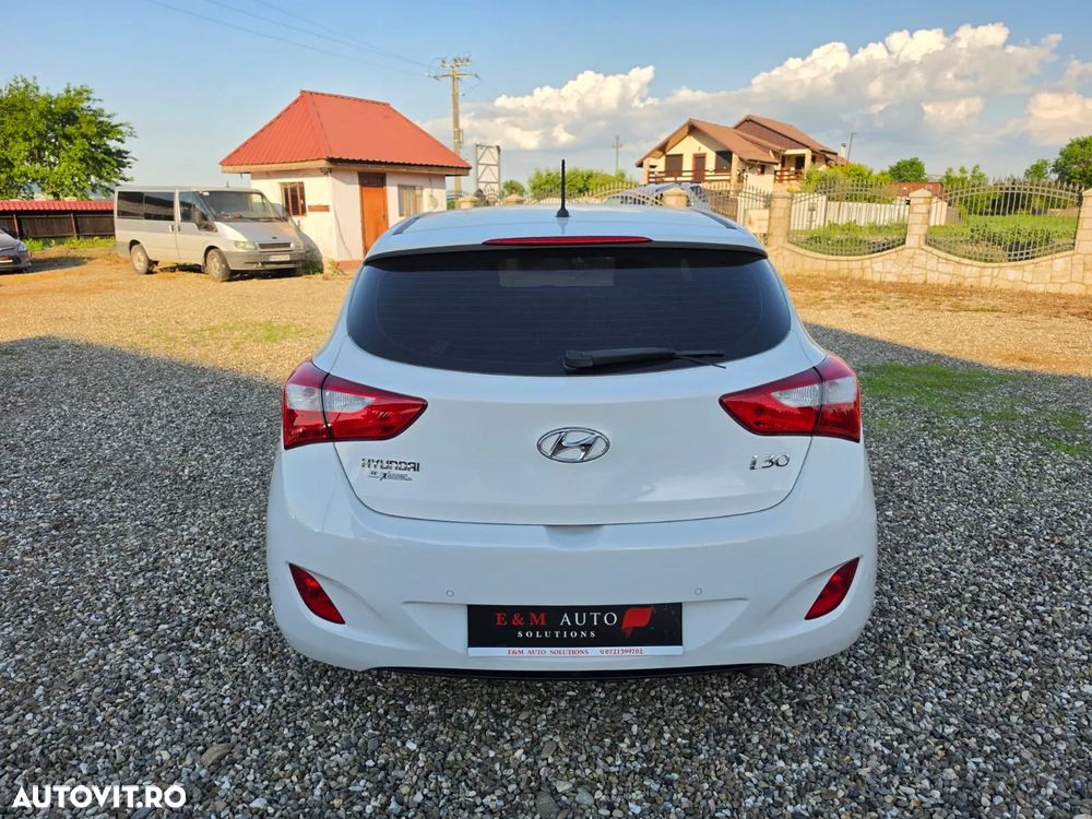 Hyundai i30 i30cw 1.6 Fifa World Cup Edition - 6