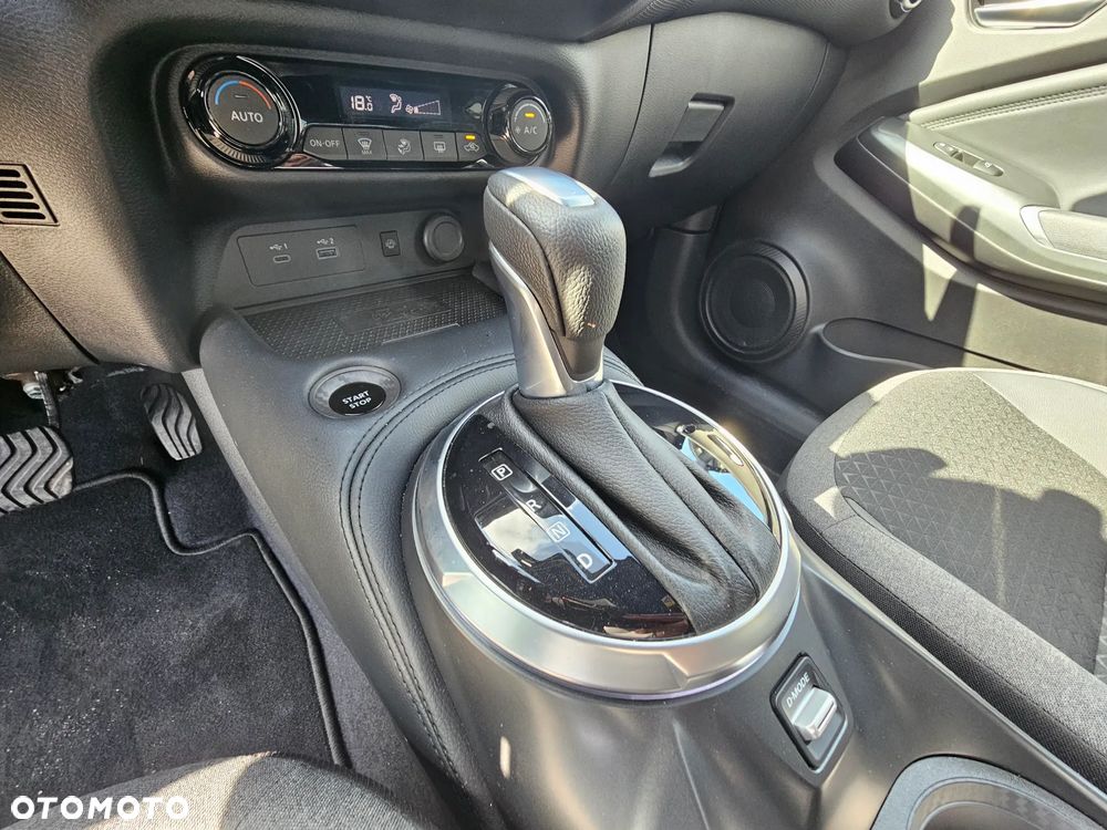 Nissan Juke 1.6 Hybrid N-Connecta AMT - 24