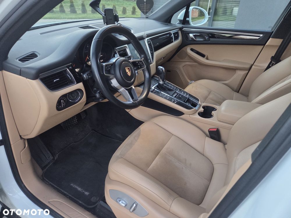 Porsche Macan Standard - 17