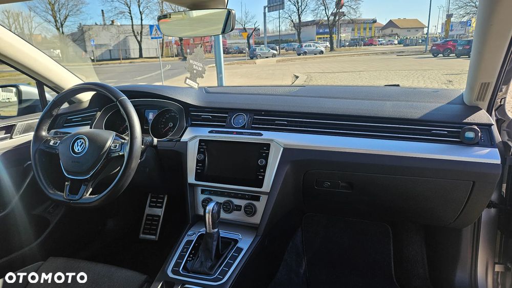 Volkswagen Passat - 10