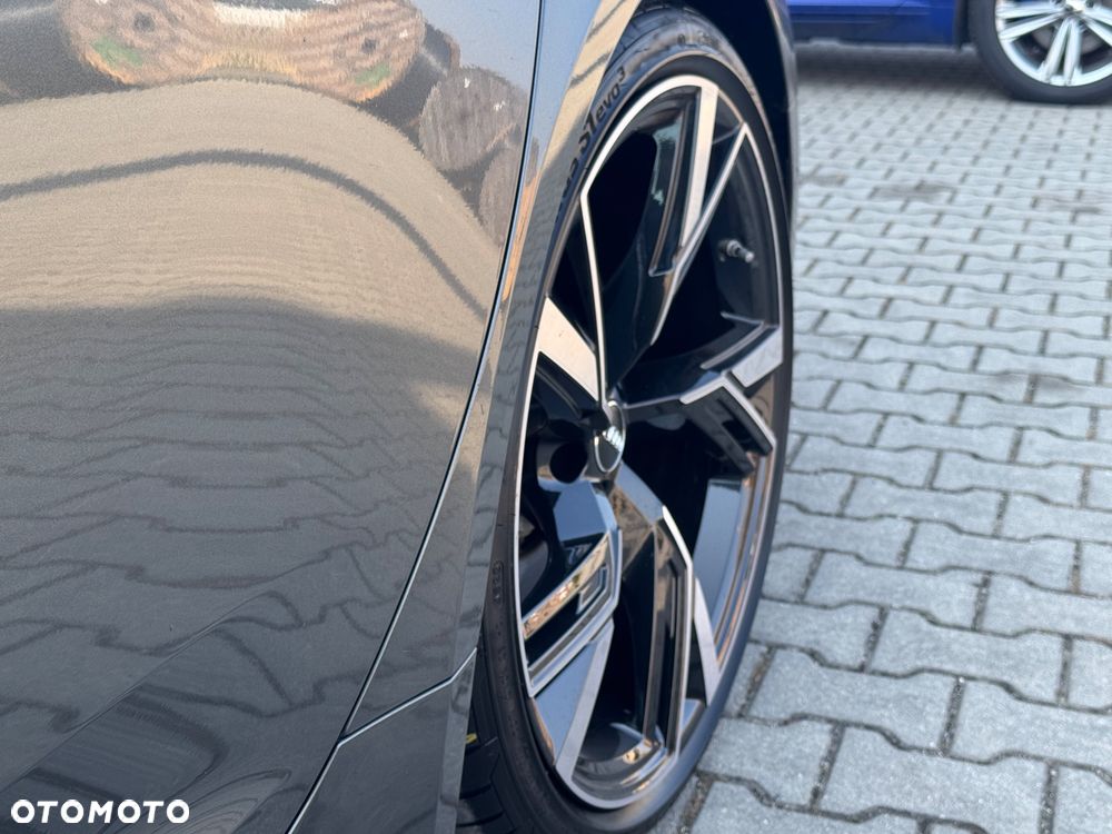 Audi RS6 Avant - 15