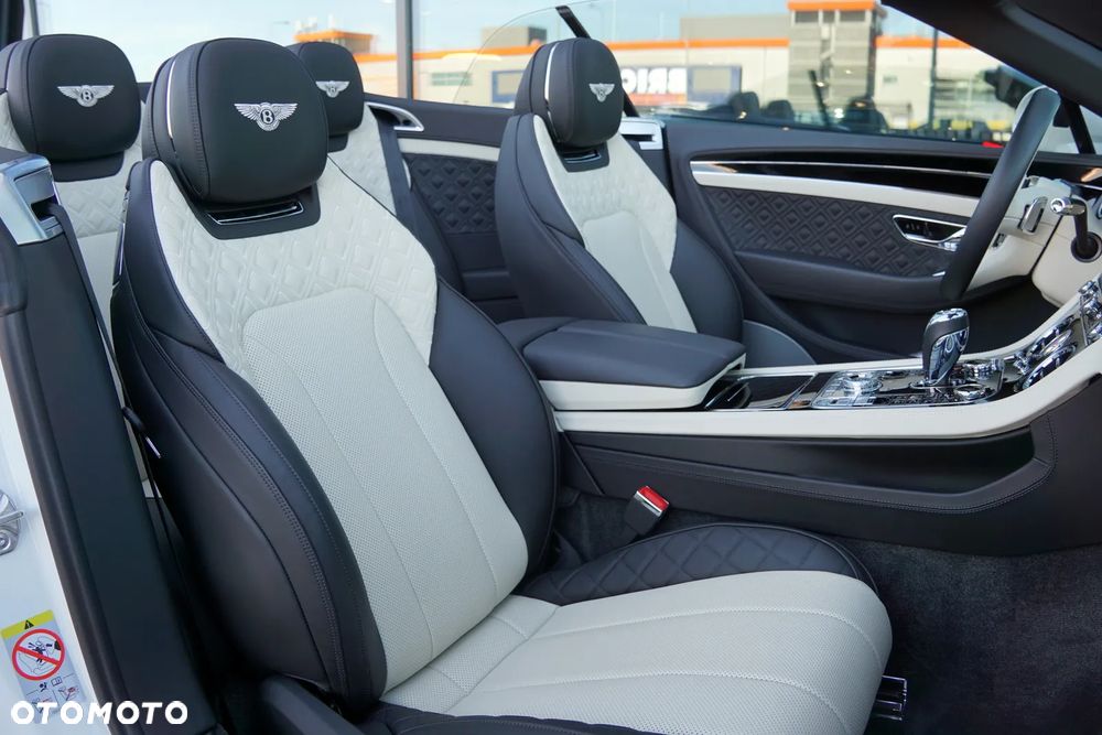 Bentley Continental GT V8 Convertible - 27
