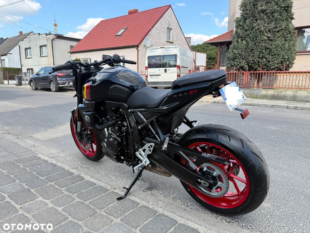 Suzuki GSX - 4