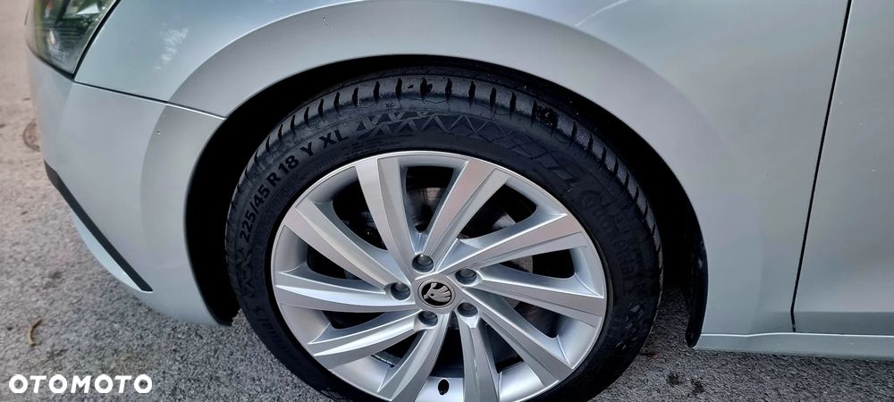 Skoda Octavia 2.0 TDI Style DSG - 14