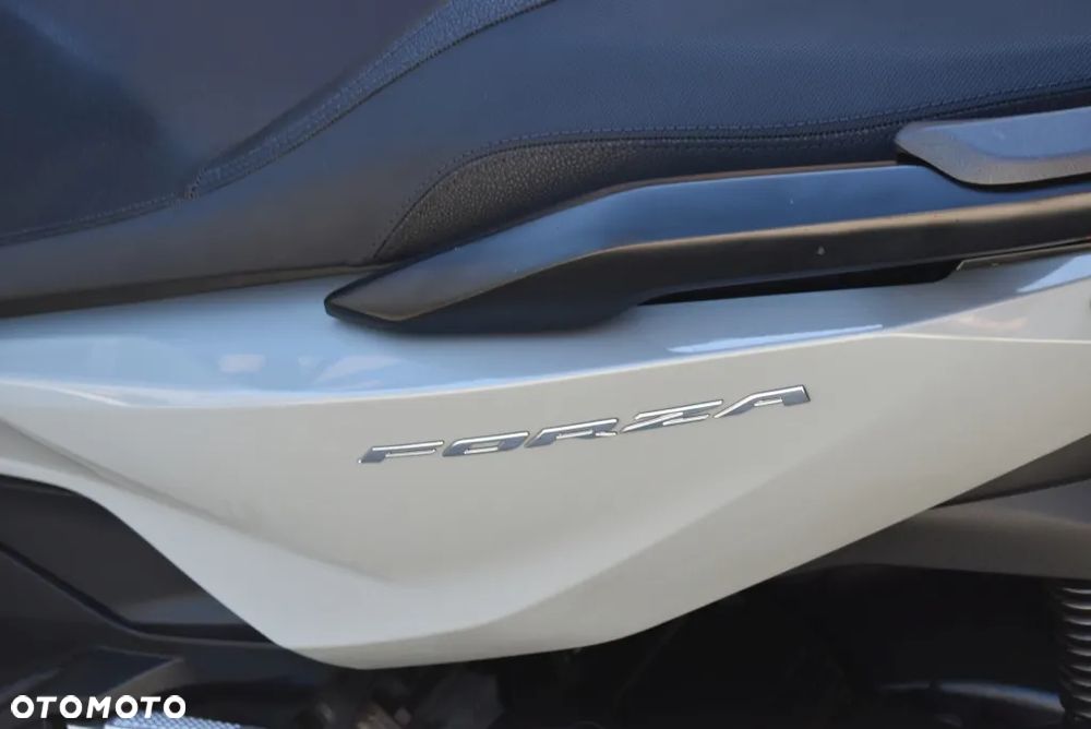 Honda NSS - 19