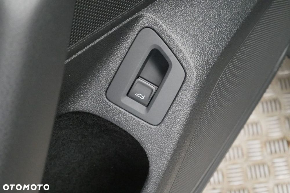 Volkswagen Passat 2.0 TSI Business DSG - 18