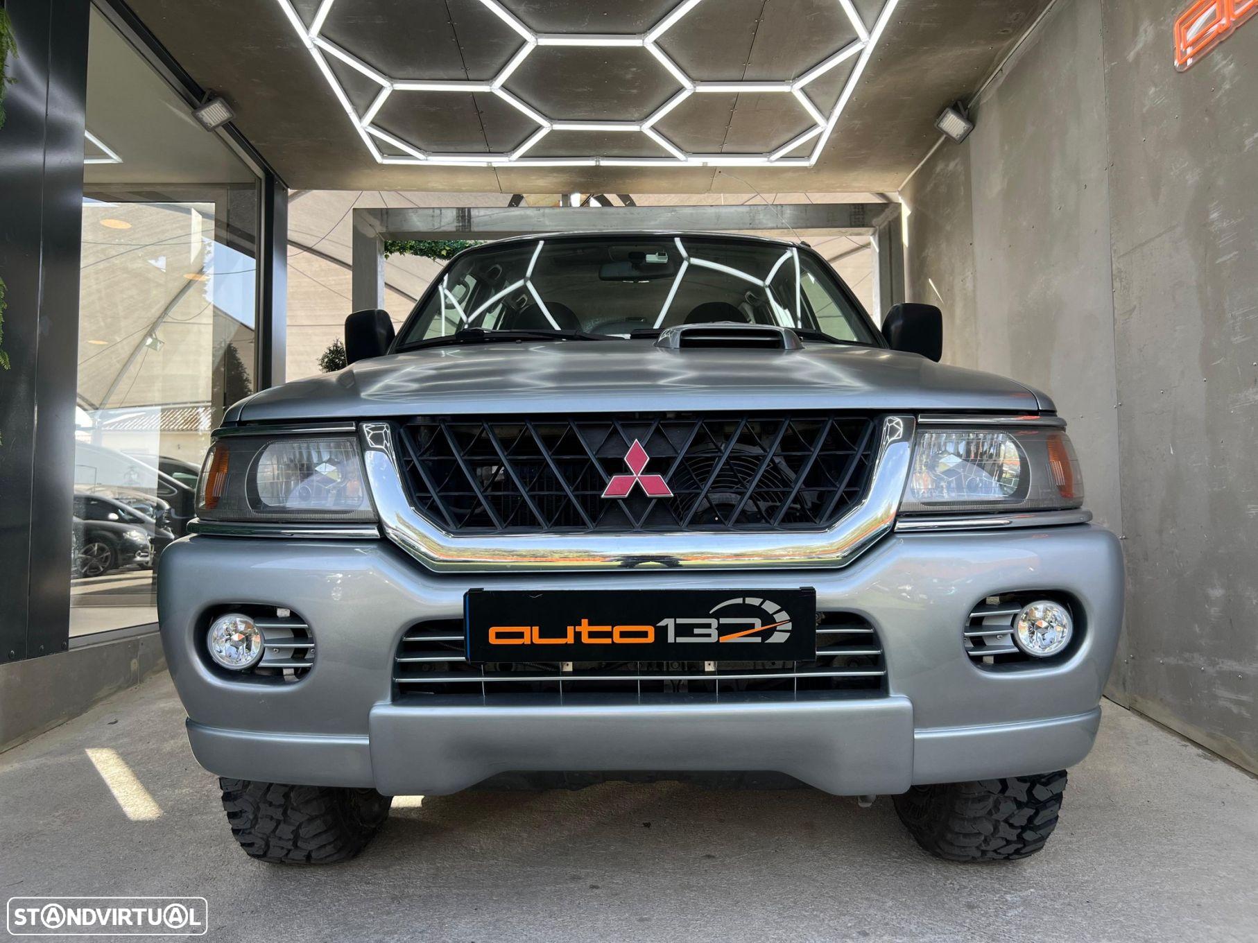 Mitsubishi Pajero Sport 2.5 TD GLS - 2