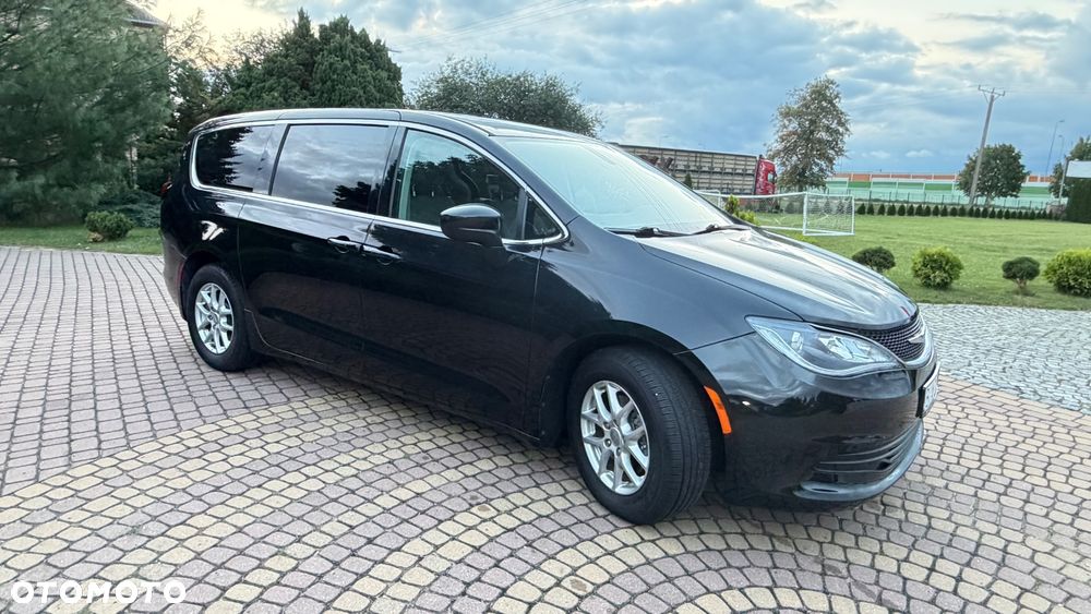 Chrysler Pacifica - 4
